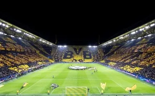 El Signal Iduna Park es el estadio más grande de Alemania con capacidad para82 mil espectadores