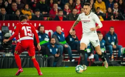 El volante defendiendo los colores del Sevilla. (FOTO: @lucasocampos11/)
