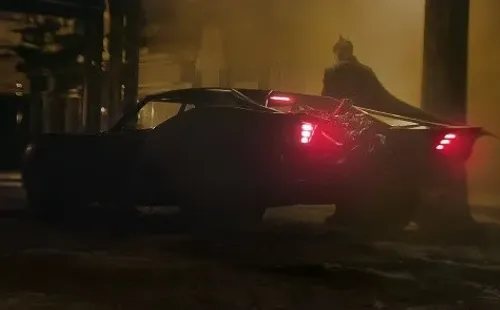 El director Matt Reeves adelanta material gráfico y hace anuncios sobre “The Batman” en Twitter.