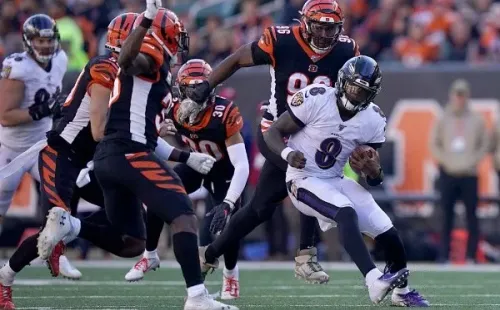 El estilo de juego por tierra de Lamar revolucionó la temporada 2019-20 de la NFL.