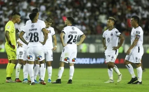 El plantel de Colo Colo no tendrá obligaciones contractuales con el Cacique por un tiempo determinado. Es decir, podrían hasta dejar de entrenar y tramitar un porcentaje de sus sueldos a través del seguro de cesantía. Vuelta la normalidad, se retoma todo donde se dejó.