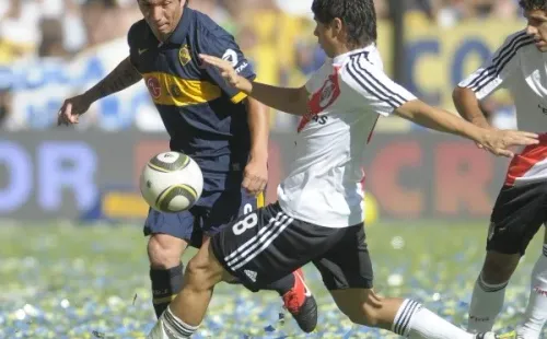 Medel marcó dos goles en el clásico ante River Plate