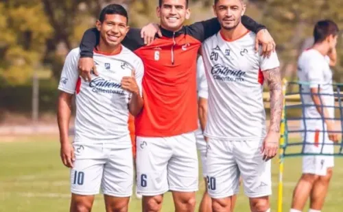 Edison Flores y Sebastián Vegas en Monarcas