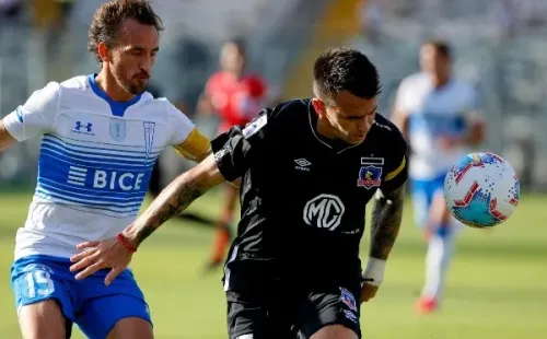 La UC y Colo Colo disputando un encuentro por el torneo nacional. (FOTO: Agencia Uno)
