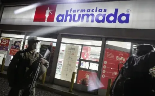 Farmacias Ahumada es uno de los servicios de salud que tendrá negocios disponibles este 1 de mayo. (Foto: Getty)