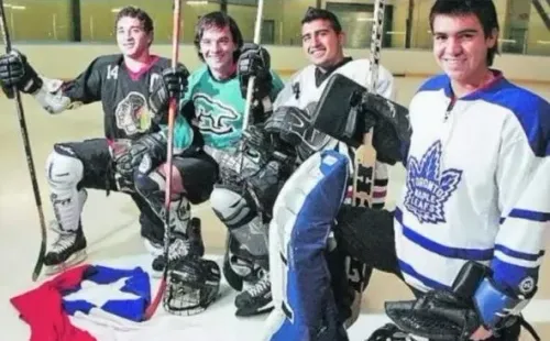 Vidal, Carmona, Medina y Toselli como jugadores de hockey