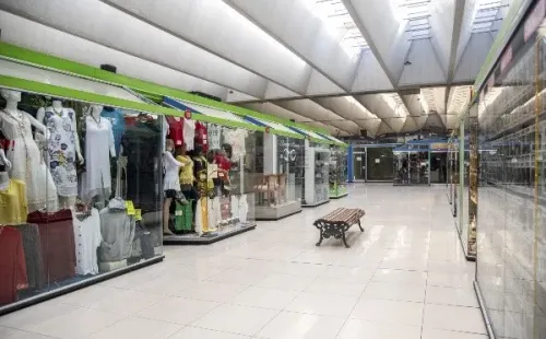 Este año se vivirá un Día de la Madre diferente por las medidas sanitarias y el cierre de algunos comercios. (Foto: Getty)