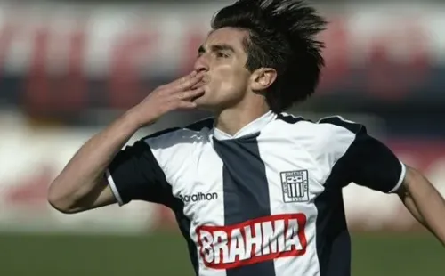 Fernando Martel celebrando en Alianza Lima