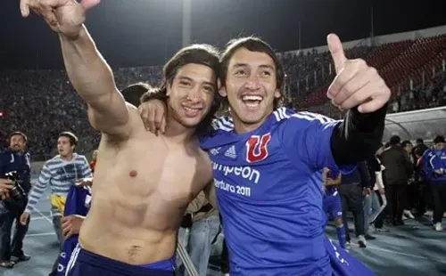 Gabriel Vargas celebrando una nueva copa en la U