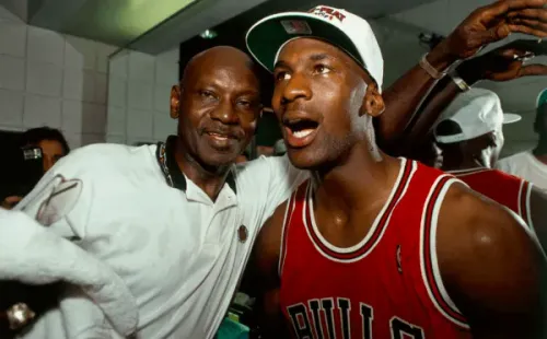 Michael Jordan en la época más exitosa de su carrera, un registro del documental “The Last Dance”.