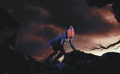Una de las imágenes promocionales de Lady Gaga para “Chromatica”.