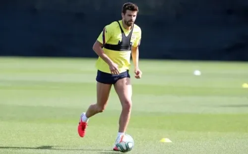 Gerard Piqué no quiso estar ausente de la primera jornada