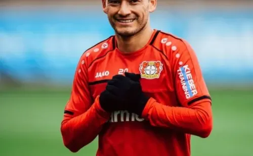 Aránguiz en el retorno a los entrenamientos en Alemania. (FOTO: @bayer04fussball)