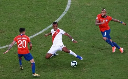 Charles Aránguiz y Arturo Vidal, pilares de la Roja.