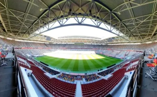 Así aguarda el estadio del Dusseldorf el regreso de la liga alemana, claro que en el partido se verá exactamente igual ante la imposibilidad de que asista público. (Foto: Twitter Dusseldorf)
