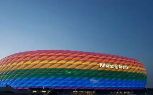 Los colores LGBT+ en la fachada del Allianz Arena hace unos años