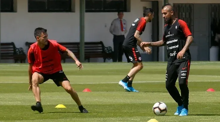 Charles Aránguiz y Arturo Vidal han compartido más de diez años en la selección chilena
