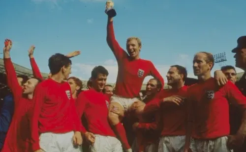 Esta histórica selección de Inglaterra quedó marcada por el gol fantasma, pero más importante por ser los qu elograron el único título mundial adulto para este país. (Foto: Getty)