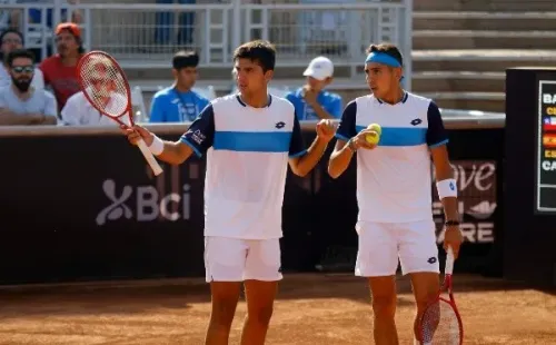 Tabilo y Barrios jugando el dobles en el ATP Santiago. (FOTO: Agencia Uno)
