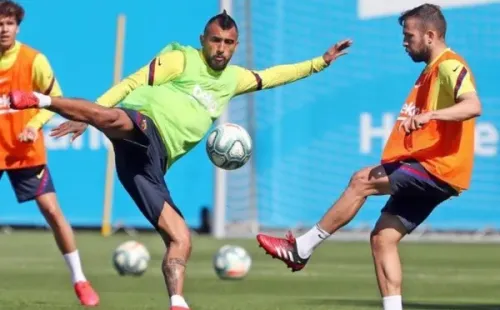 Arturo Vidal volviendo a los entrenamientos en Barcelona, tras salir de la cuarentena en España. (FOTO: @kingarturo23oficial)