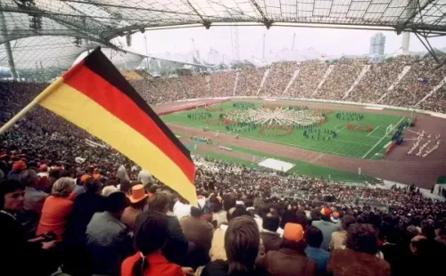El estadio Olímpico de Múnich fue el escenario de esta final. Aprovechando la localía, Alemania tuvo el público a su favor en un difícil encuentro con la icónica ‘Naranja Mecánica’. (Foto: Getty).