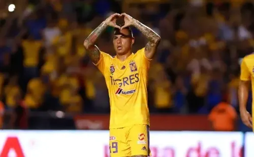 Eduardo Vargas festejando una conquista con Tigres. Llego al club mexicano en la temporada 2017. (FOTO: Agencia Uno)