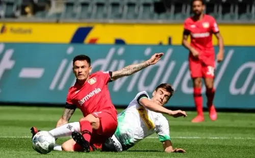 Charles Aránguiz y el Bayer Leverkusen quieren seguir en la pelea por el título de la Bundesliga. Foto: Getty Images
