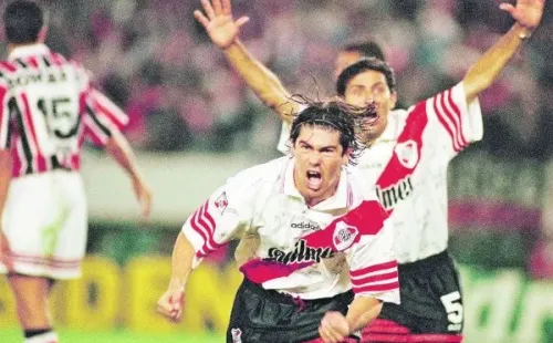 Marcelo Salas en su primer paso por River Plate disputó 68 partidos, marcó 31 goles y entregó 22 asistencias. Además, se consagró campeón de tres títulos nacionales, además de uno internacional.