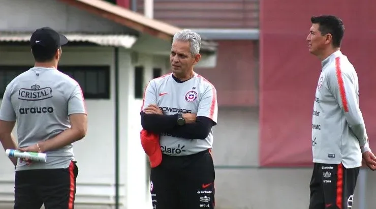 Reinaldo Rueda maneja una selección local en sus microciclos