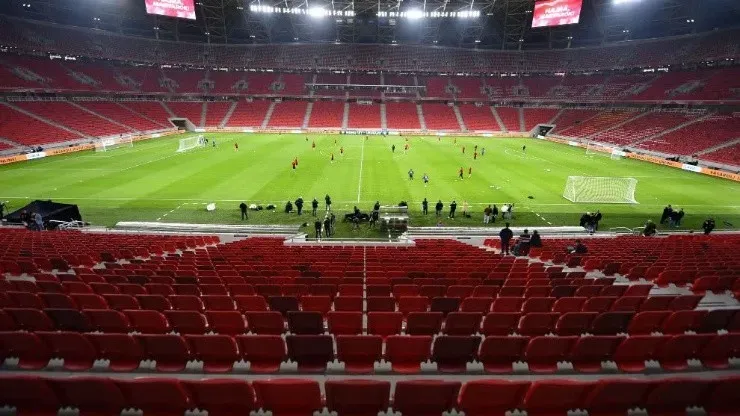 la “distancia social” también se aplica en los estadios de Hungría.