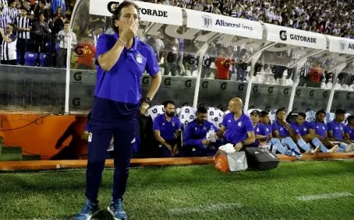 Mario Salas volverá a la banca de Alianza Lima, pero esta vez para hacerse cargo del club local. Foto: Agencia Uno