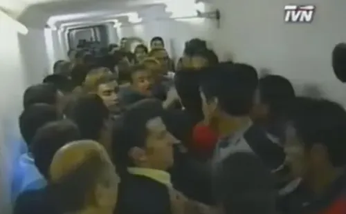 Pelea en el túnel del Estadio Centenario (Pantallazo)
