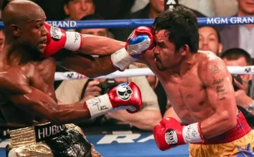 En 2015, Mayweather y Pacquiao protagonizaron la llamada “pelea del siglo”. Ahora se siguen dando abajo del ring.
