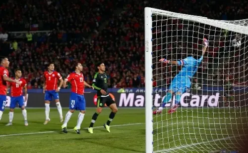 Chile y México igualaron 3-3 en el Estadio Nacional en un partido muy bravo.