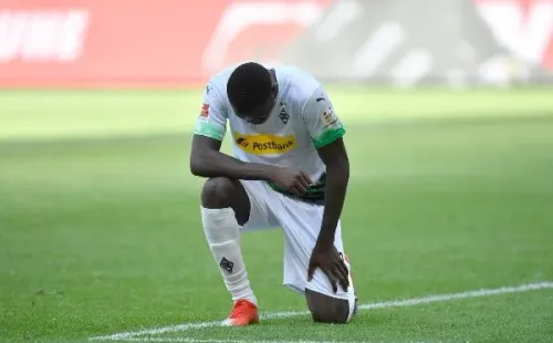 Marcus Thuram homenajea a George Floyd con símbolo contra el racismo