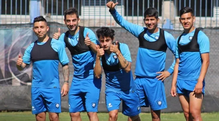 Los jugadores de Huachipato tendrán que seguir entrenando desde sus casas luego que la Seremi de Biobío suspendiera el regreso a las prácticas. Foto: Twitter
