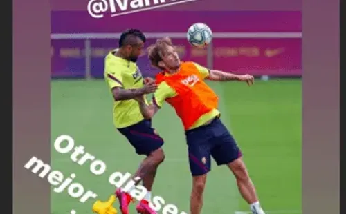 Iván Rakitic no aguantó la agrandada de Arturo Vidal en Instagram y le respondió con todo. Foto: Instagram