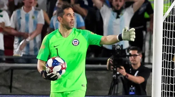 Claudio Bravo acumula 123 partidos oficiales en el arco de la selección chilena
