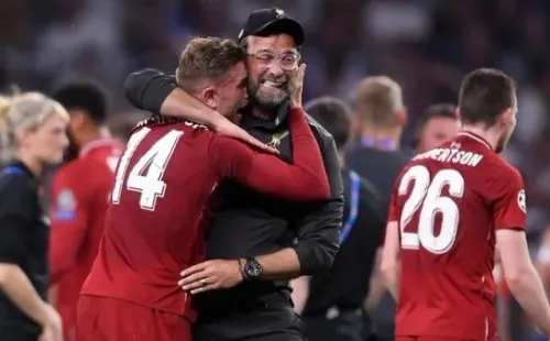 Jürgen Klopp aseguró que si el Liverpool es campeón de la Premier League planea celebrarlo con un desfile cuando las medidas sanitarias lo permitan.