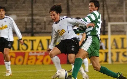 Lucas Barrios enfrentando a Colo Colo por Deportes Temuco