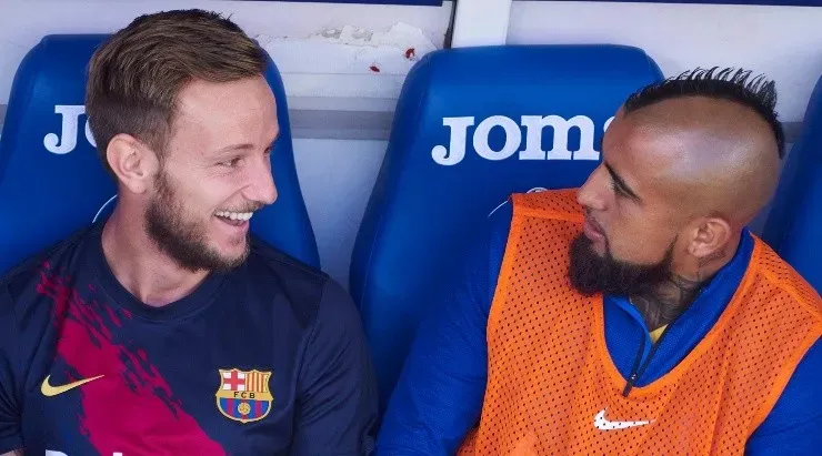 Iván Rakitic y Arturo Vidal no están considerados en el equipo titular de Barcelona para el regreso de La Liga (Agencia Uno)