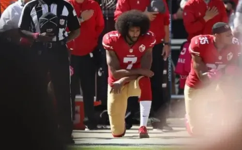 Colin Kaepernick se convirtió en un emblema para la lucha racial en Estados Unidos, y ahora comenzó una campaña para pagar la defensa legal de los detenidos por protestar por el asesinato de George Floyd