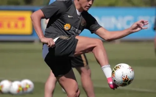 Alexis Sánchez volvió a los entrenamientos con el Inter de Milán y se está preparando para mostrar su mejor versión y conseguir que la dirigencia decida ampliar su estadía en el equipo lombardo. (FOTO: @alexis_officia1/)