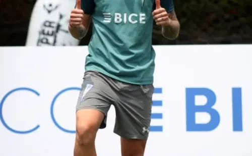 Astaburuaga en su presentación como refuerzo de la Católica.