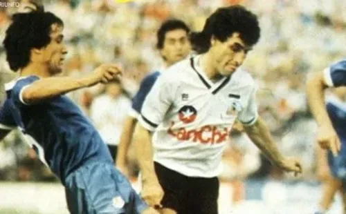 Raúl Ormeño, en toda su carrera, solo vistó dos camisetas: Colo Colo y Chile. Foto: Archivo