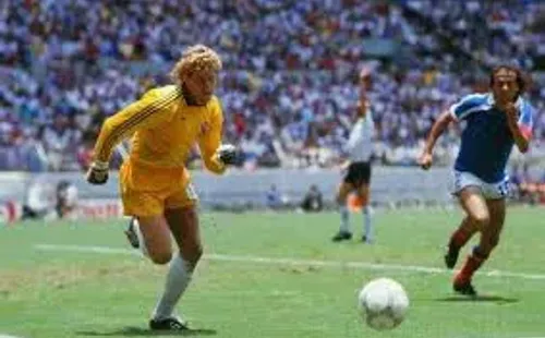 La vestimenta del alemán Harald Schumacher inspiraba a José Daniel Morón