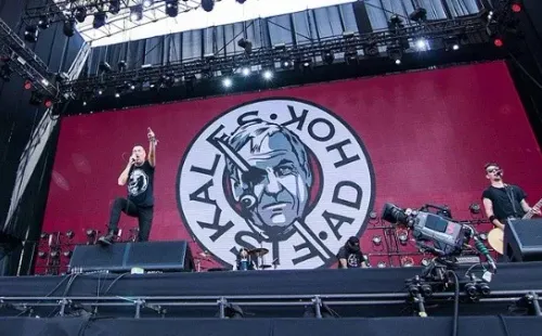 Fiskales Ad-Hok dejó la escoba en el Lollapalooza 2019.