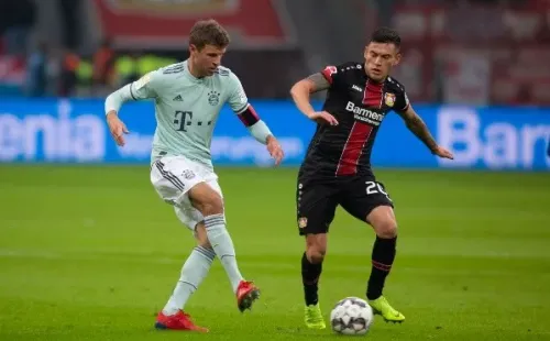 Charles Aránguiz desafiará al puntero de la Bundesliga de local, en un partido imperdible de este sábado a las 9:30 horas. (Foto: Getty)