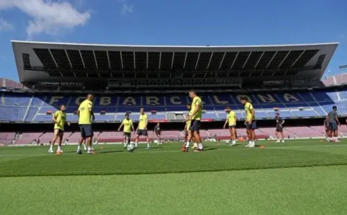 El King y el plantel culé regresaron a entrenar en el Camp Nou