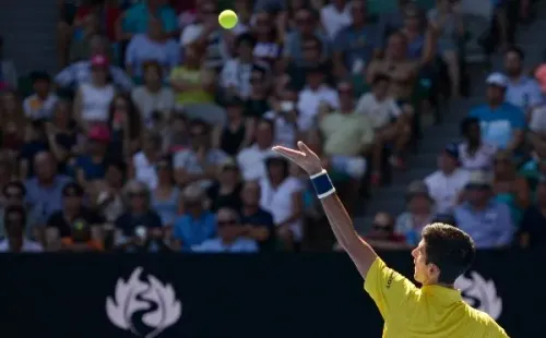 Djokovic cree que los protocolos sanitarios del US Open son casi imposibles de cumplir, y asegura que el apremio está impulsado por intereses económicos